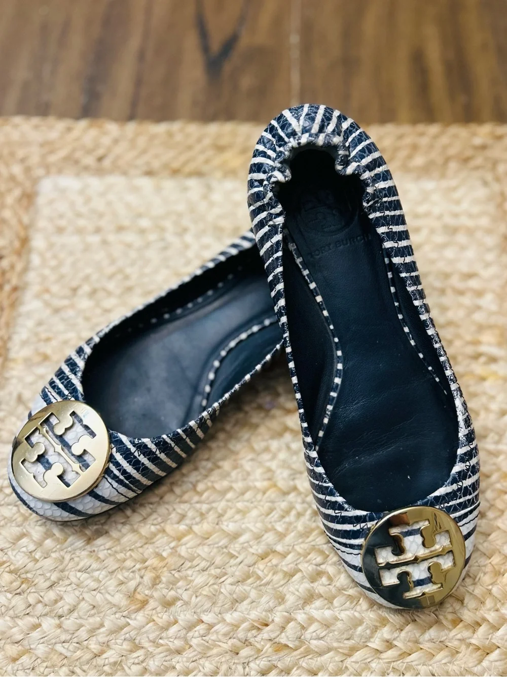 Tory Burch Reva Navy Blue White Striped Snake Skin Embossed Logo Ballet Flat 6.5